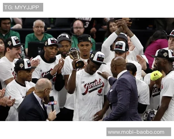 阿丘瓦表达对热火的热爱渴望与斯波教练共创辉煌 阿丘瓦表达对热火的热爱渴望与斯波教练共创辉煌